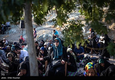 مراسم دعای عرفه در کهف الشهدا