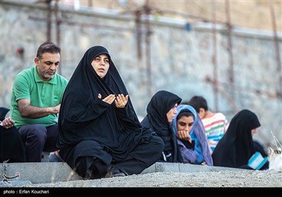 مراسم دعای عرفه در کهف الشهدا