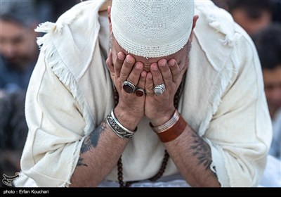 مراسم دعای عرفه در کهف الشهدا