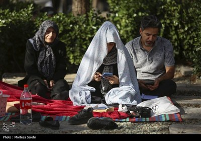 مراسم دعای عرفه در اصفهان و همدان