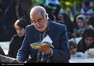 زمزمه‌های عرفه در کنار لاله‌های خونین گلزار شهدای اهر
