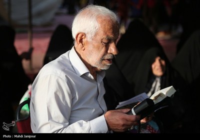 دعای عرفه در جوار شهدا