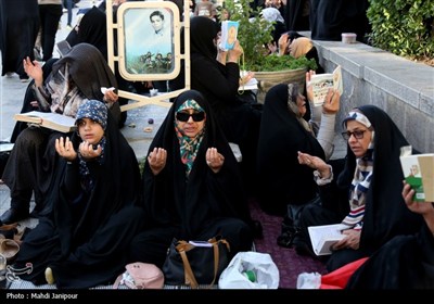 دعای عرفه در جوار شهدا