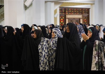 صلاة عيد الأضحى في مرقد شاه جراغ (ع)