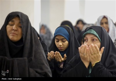 صلاة عيد الأضحى في مرقد شاه جراغ (ع)