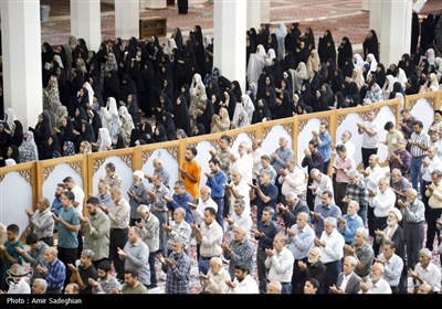 صلاة عيد الأضحى في مرقد شاه جراغ (ع)