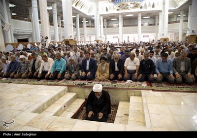 صلاة عيد الأضحى في مرقد شاه جراغ (ع)
