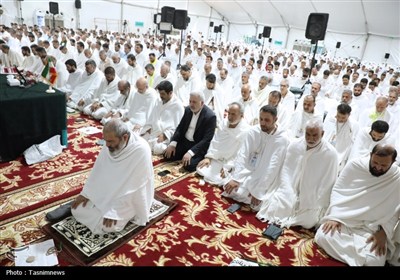 دعای عرفه حجاج بیت‌الله الحرام در صحرای عرفات
