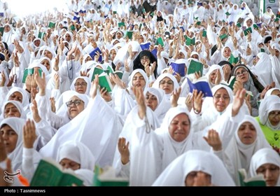 دعای عرفه حجاج بیت‌الله الحرام در صحرای عرفات