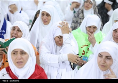 دعای عرفه حجاج بیت‌الله الحرام در صحرای عرفات