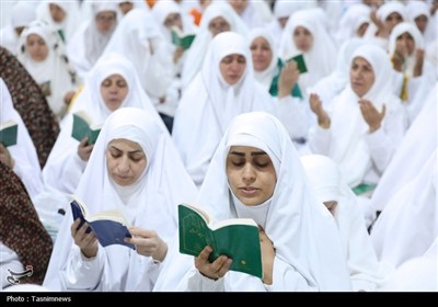 دعای عرفه حجاج بیت‌الله الحرام در صحرای عرفات