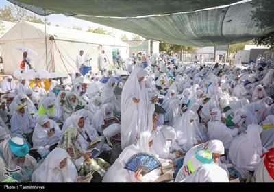 دعای عرفه حجاج بیت‌الله الحرام در صحرای عرفات