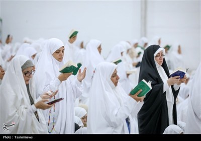 دعای عرفه حجاج بیت‌الله الحرام در صحرای عرفات