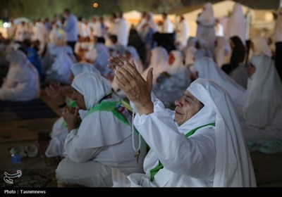 مناجات زائران در شب عرفه