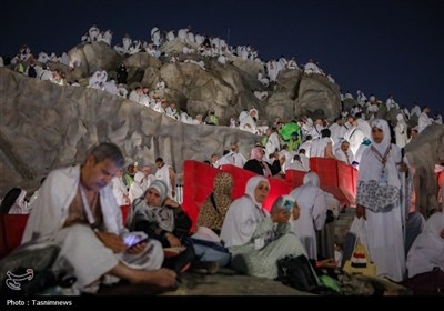 مناجات زائران در شب عرفه