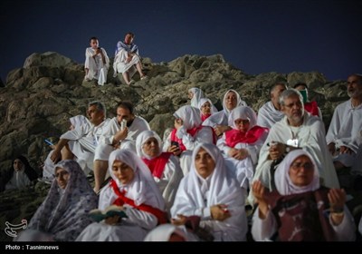 مناجات زائران در شب عرفه