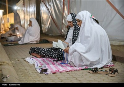 مناجات زائران در شب عرفه