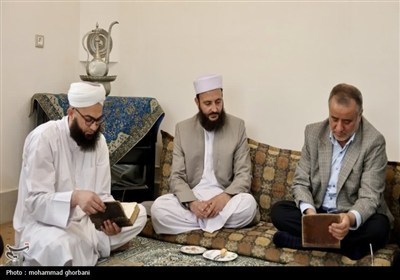 دیدار استاندار با امام جمعه اهل سنت درمیان