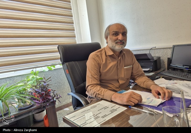 از کودکی پرجنب‌وجوش تا اختراع و تألیف کتاب