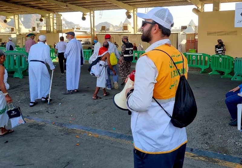 از عرفات تا منا و جمرات، زیر چتر راهنمایان زائر