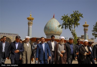 نشست کمیسیون تخصصی کارگروه ملی زیارت در حرم شاهچراغ (ع)