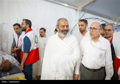 بازدید میدانی سرپرست حجاج ایرانی از بیمارستان صحرایی و کاروان جانبازان در عرفات