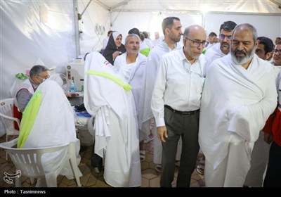 بازدید میدانی سرپرست حجاج ایرانی از بیمارستان صحرایی و کاروان جانبازان در عرفات