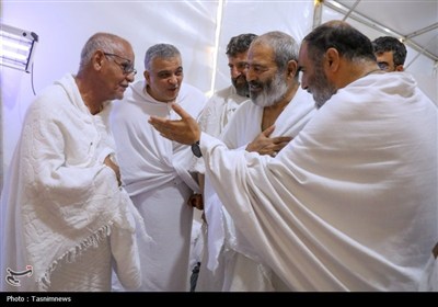 بازدید میدانی سرپرست حجاج ایرانی از بیمارستان صحرایی و کاروان جانبازان در عرفات