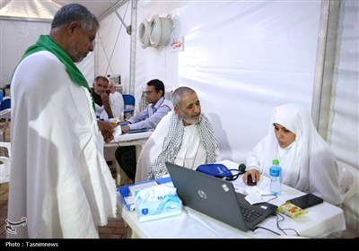 بازدید میدانی سرپرست حجاج ایرانی از بیمارستان صحرایی و کاروان جانبازان در عرفات