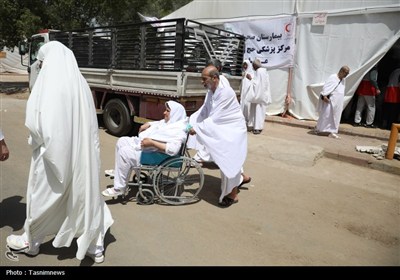 بازدید میدانی سرپرست حجاج ایرانی از بیمارستان صحرایی و کاروان جانبازان در عرفات