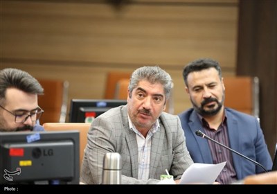نشست استاندار چهارمحال و بختیاری با احزاب و تشکل‌های سیاسی اصلاح‌طلب