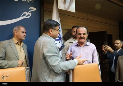 نشست استاندار چهارمحال و بختیاری با احزاب و تشکل‌های سیاسی اصلاح‌طلب