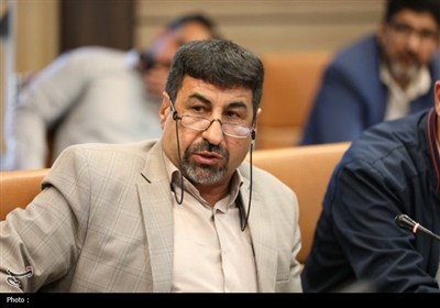 نشست استاندار چهارمحال و بختیاری با احزاب و تشکل‌های سیاسی اصلاح‌طلب