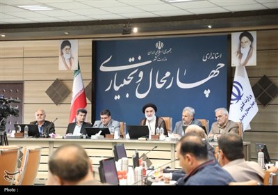 نشست استاندار چهارمحال و بختیاری با احزاب و تشکل‌های سیاسی اصلاح‌طلب