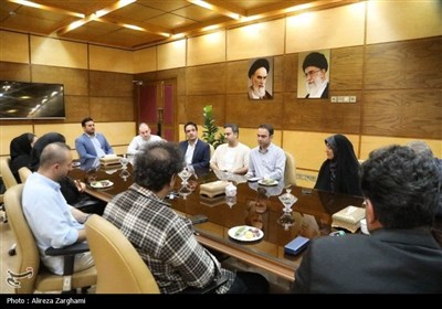 فعالان مجازی قزوین با استاندار قزوین دیدار کردند