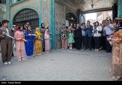 دیدار با مقامات استان، بازدید از تکیه معاون‌الملک، تکیه بیگلربیگی، رویداد منطقه‌ای چوب و مجموعه تاریخی بیستون از جمله برنامه‌های روز اول این جشنواره بود.