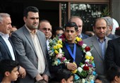 استقبال از «الفتی» ژیمناست تاریخساز ایرانی در گرگان+تصویر