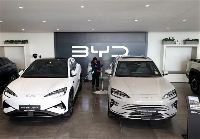 Tesla Faces Autonomy Challenge from China EV Rivals