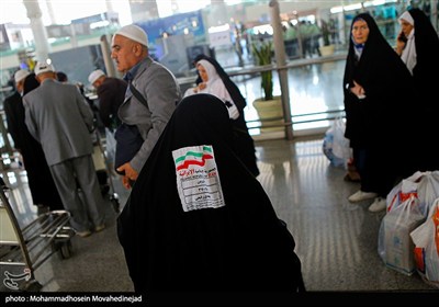 ورود اولین پرواز بازگشت حجاج به فرودگاه امام خمینی (ره)