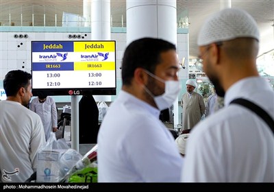 ورود اولین پرواز بازگشت حجاج به فرودگاه امام خمینی (ره)