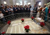 بازدید میهمانان شرکت کننده در سومین همایش بین المللی گردشگری سلامت از آرامگاه بوعلی سینا