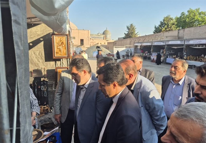 حمایت از صنایع دستی رونق اشتغال را به دنبال دارد حمایت از صنایع دستی رونق اشتغال را به دنبال دارد