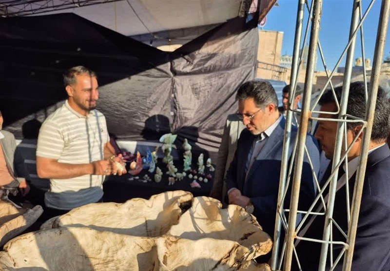 حمایت از صنایع دستی رونق اشتغال را به دنبال دارد حمایت از صنایع دستی رونق اشتغال را به دنبال دارد