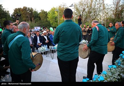 اهتزاز بزرگترین پرچم علوی در تهران
