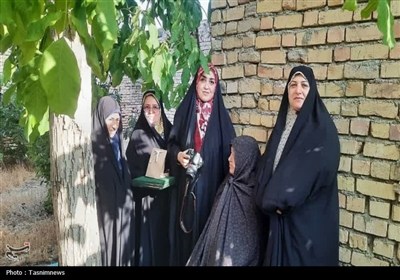 تکریم مادر شهید ربانی در آیین غدیری بانوان ینگه‌قلعه