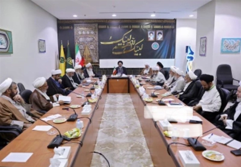 جلسه فقهی دفاتر مراجع تقلید در مکه مکرمه درباره مسائل حج