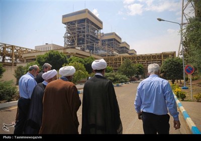 بازدید نماینده ولی‌فقیه در استان از نیروگاه شهید رجایی