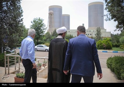 بازدید نماینده ولی‌فقیه در استان از نیروگاه شهید رجایی