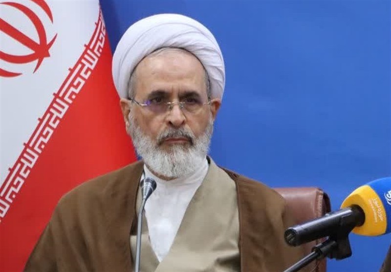 پیام رهبر انقلاب رسالت سنگین حوزه‌های علمیه را گوشزد می‌کند