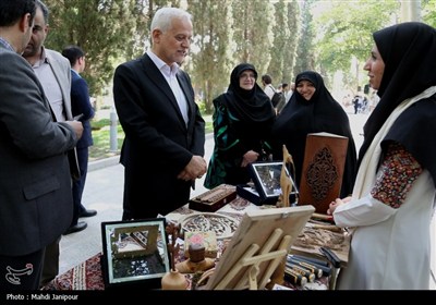 آیین بهره‌برداری از گذر صنایع دستی اصفهان